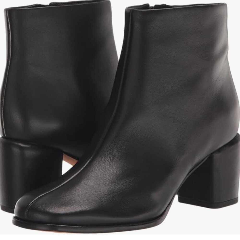 $350 Vince Women Black Maggie Leather Ankle Bootie Boot Shoes Size 9